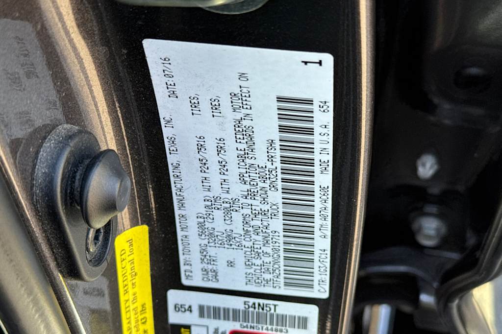 2016 Toyota Tacoma SR5 17