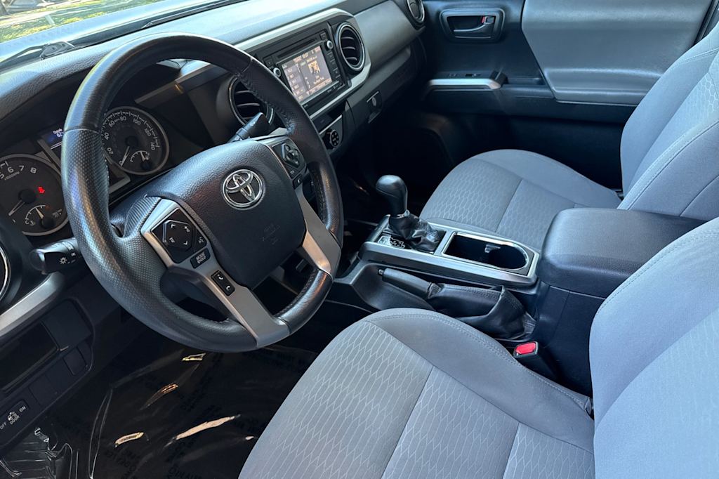 2016 Toyota Tacoma SR5 9