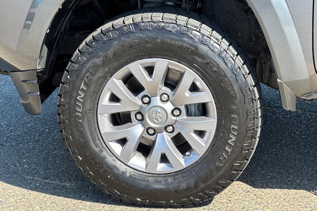 2016 Toyota Tacoma SR5 8