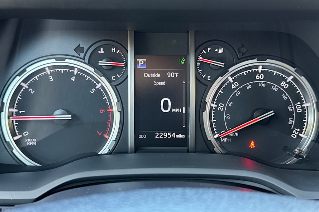 Thumbnail: 2022 Toyota 4Runner - 16