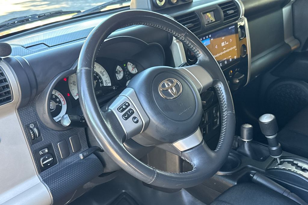 Thumbnail: 2007 Toyota FJ Cruiser - 10