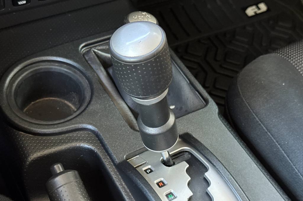 Thumbnail: 2007 Toyota FJ Cruiser - 12