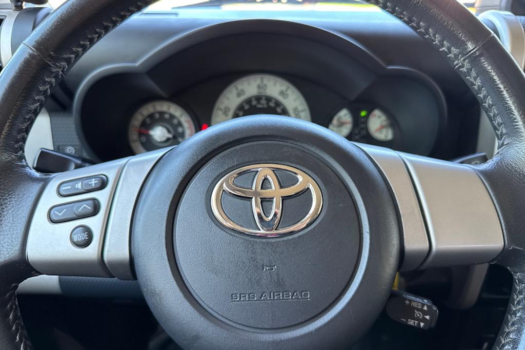Thumbnail: 2007 Toyota FJ Cruiser - 24