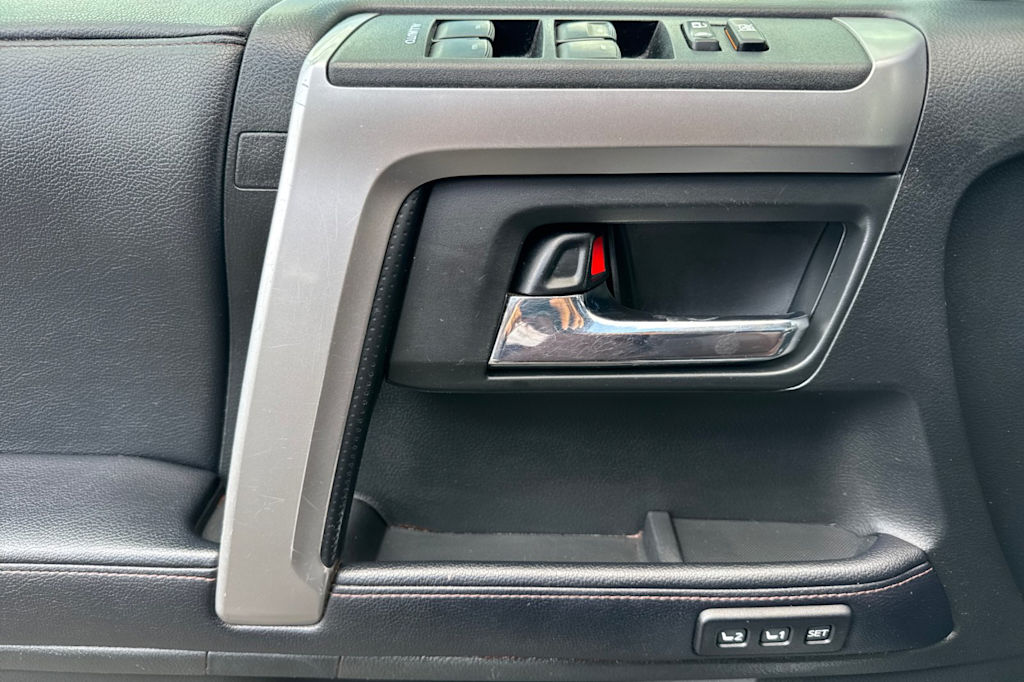 Thumbnail: 2019 Toyota 4Runner - 21