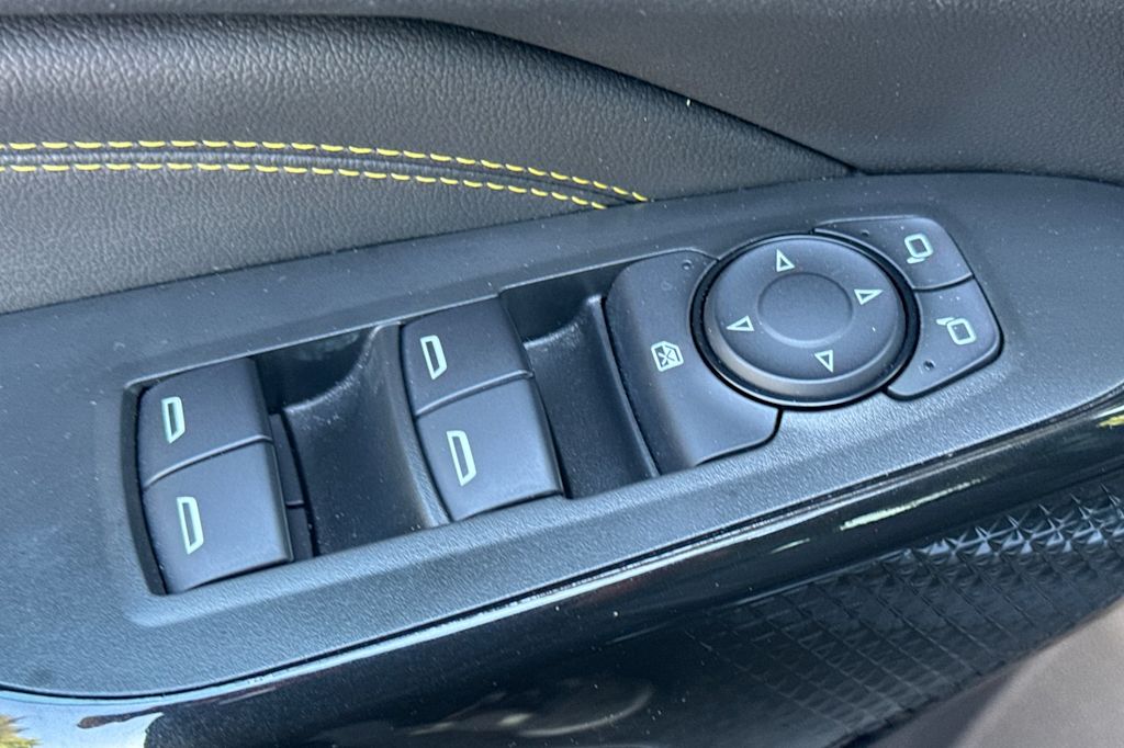 Thumbnail: 2025 Chevrolet Trax - 23