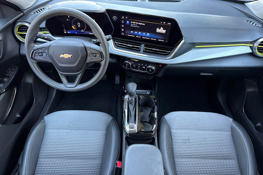 Thumbnail: 2025 Chevrolet Trax - 2