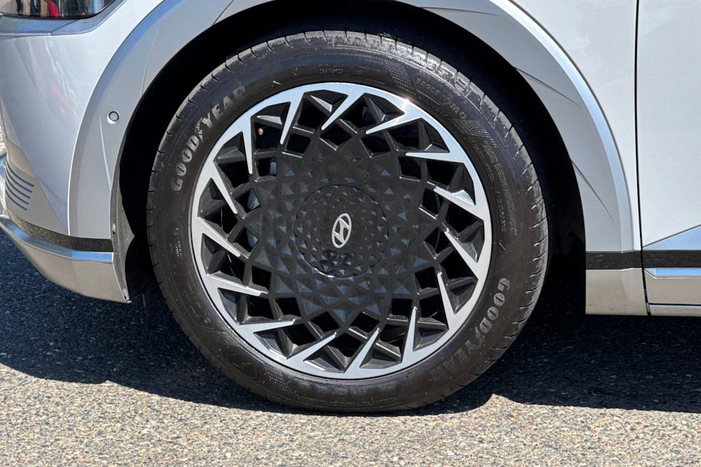 Thumbnail: 2023 Hyundai Ioniq 5 - 7