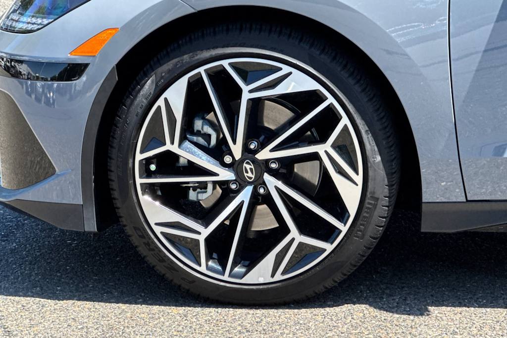 Thumbnail: 2023 Hyundai Ioniq 6 - 7