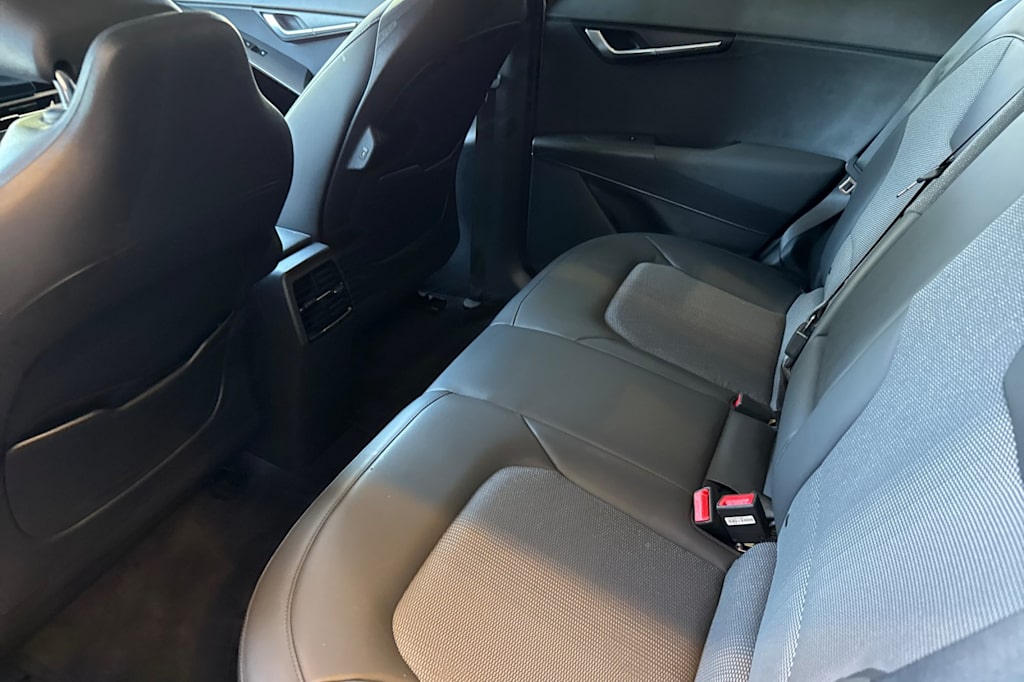 Thumbnail: 2024 Kia Niro - 11
