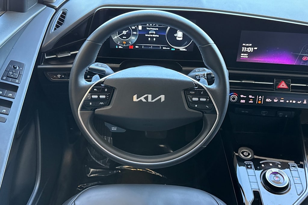 Thumbnail: 2024 Kia Niro - 9