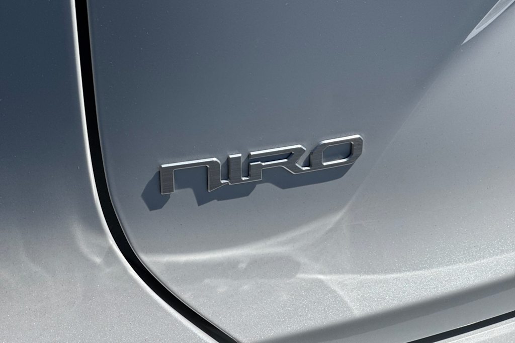 Thumbnail: 2024 Kia Niro - 7