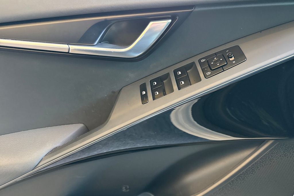 Thumbnail: 2024 Kia Niro - 20