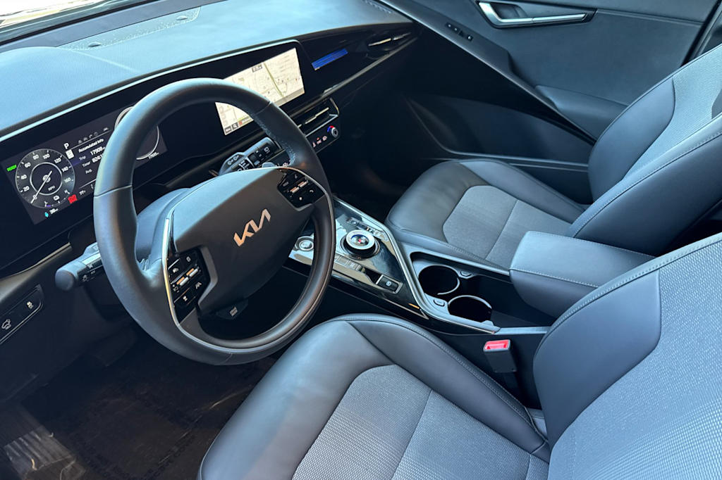 Thumbnail: 2024 Kia Niro - 9