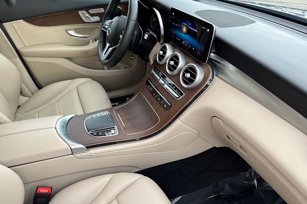 Thumbnail: 2022 Mercedes-Benz GLC - 13