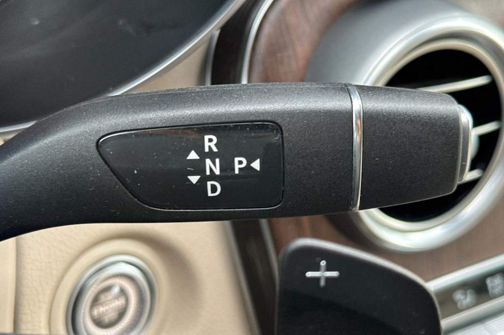 Thumbnail: 2022 Mercedes-Benz GLC - 23