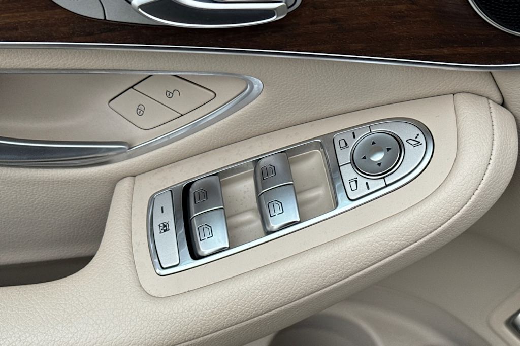 Thumbnail: 2022 Mercedes-Benz GLC - 21