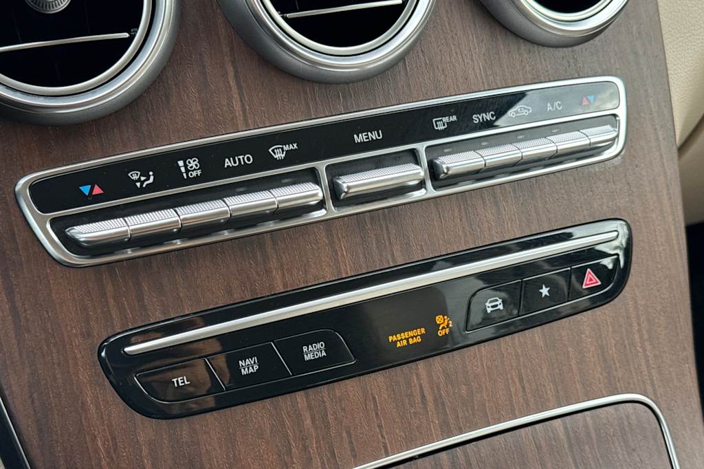 Thumbnail: 2022 Mercedes-Benz GLC - 22