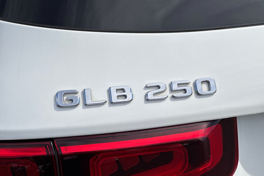 Thumbnail: 2022 Mercedes-Benz GLB - 7