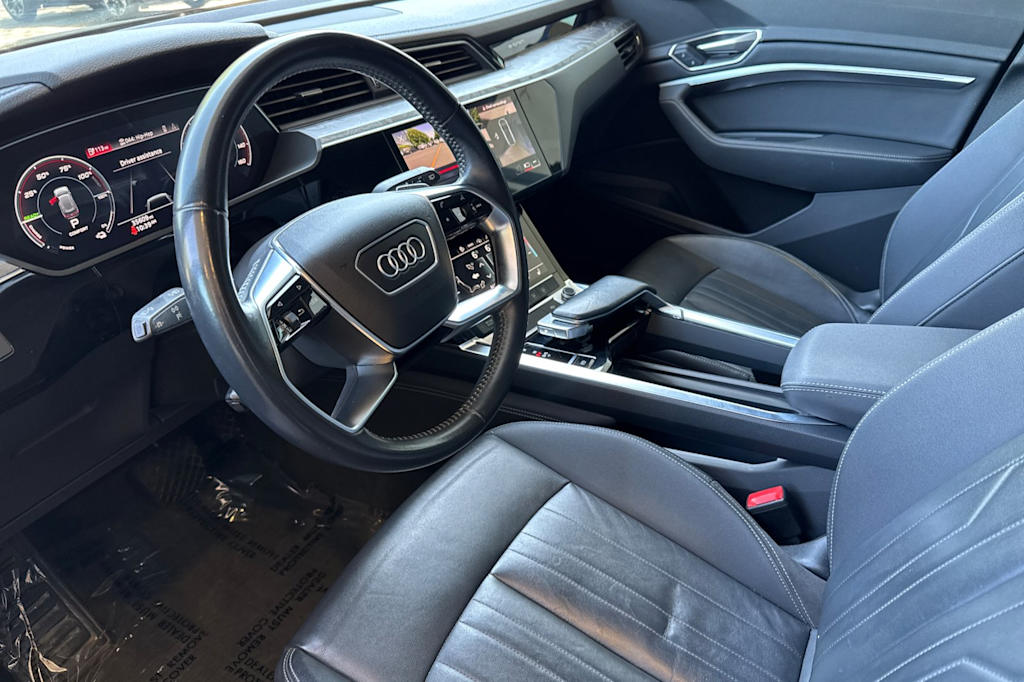 Thumbnail: 2021 Audi e-tron - 9