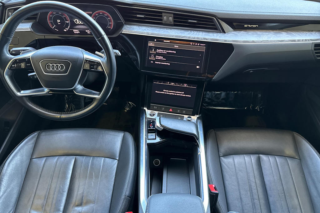 Thumbnail: 2021 Audi e-tron - 2