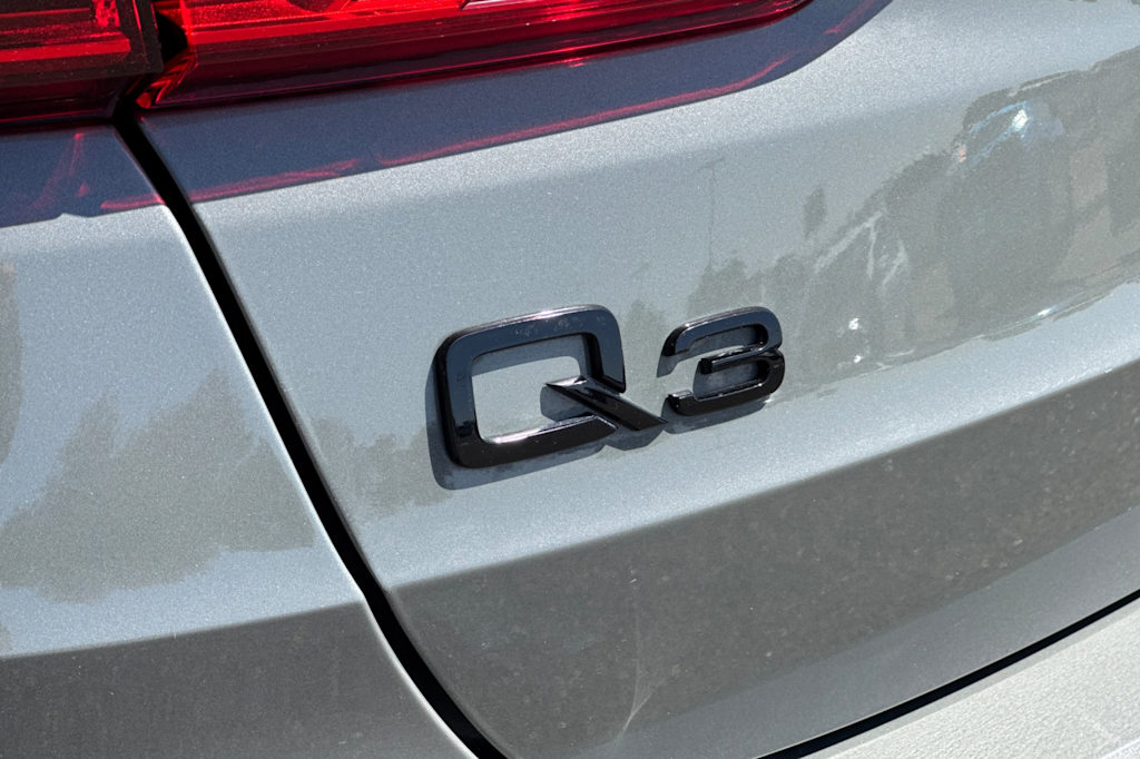 Thumbnail: 2023 Audi Q3 - 7