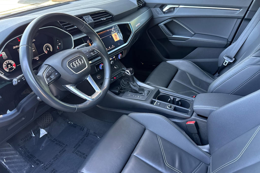Thumbnail: 2023 Audi Q3 - 9