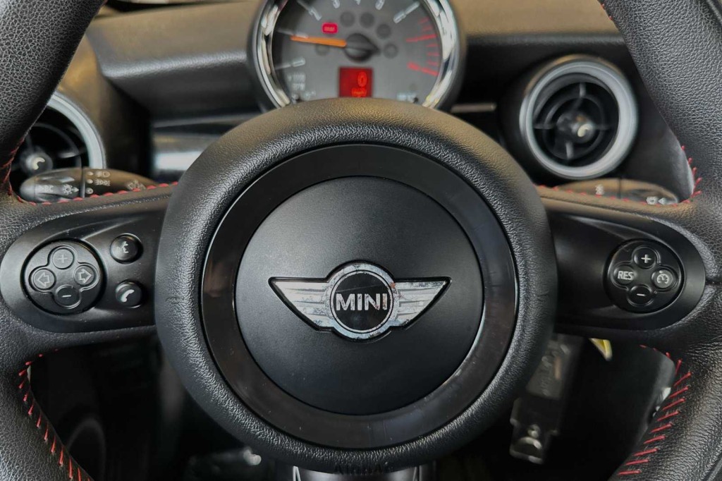 2014 MINI Cooper John Cooper Works 23