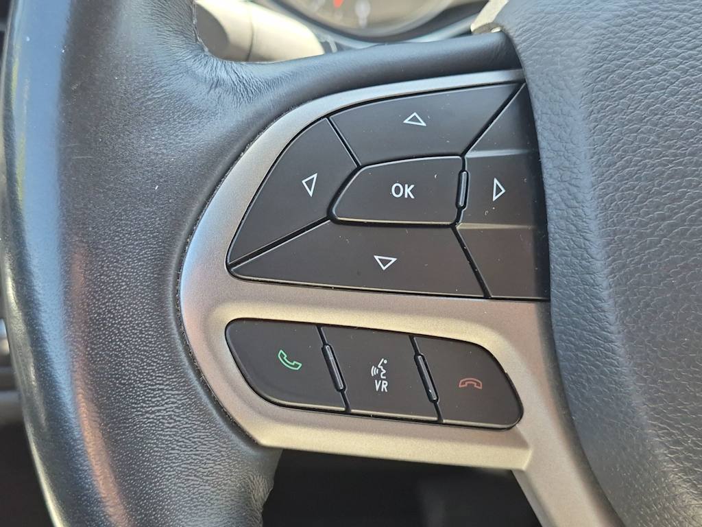 Thumbnail: 2019 Jeep Cherokee - 28