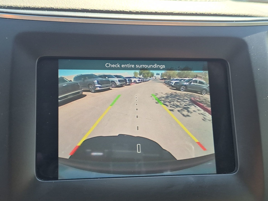Thumbnail: 2019 Jeep Cherokee - 32