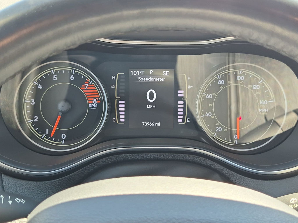 Thumbnail: 2019 Jeep Cherokee - 17
