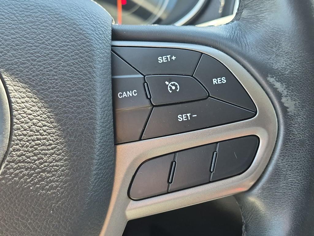 Thumbnail: 2019 Jeep Cherokee - 29