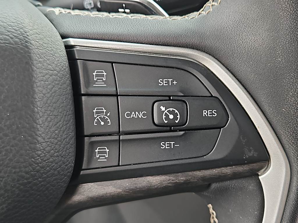 Thumbnail: 2023 Jeep Grand Cherokee - 29