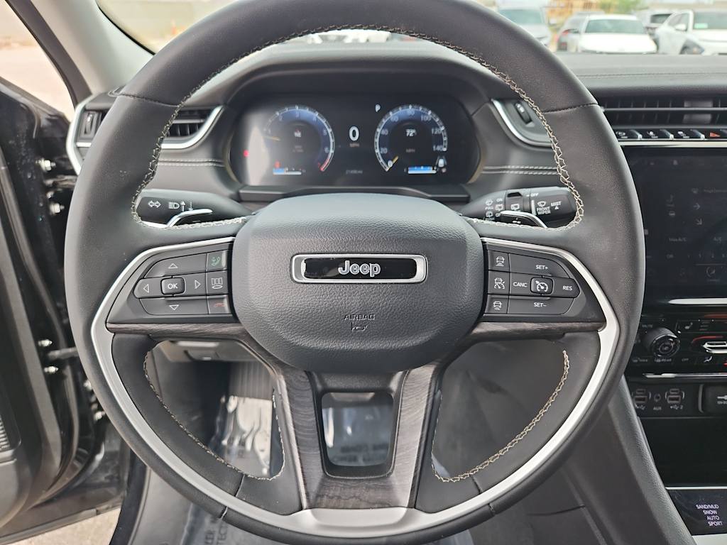 Thumbnail: 2023 Jeep Grand Cherokee - 14