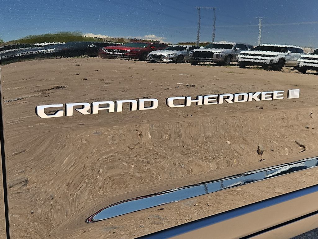 Thumbnail: 2025 Jeep Grand Cherokee - 24