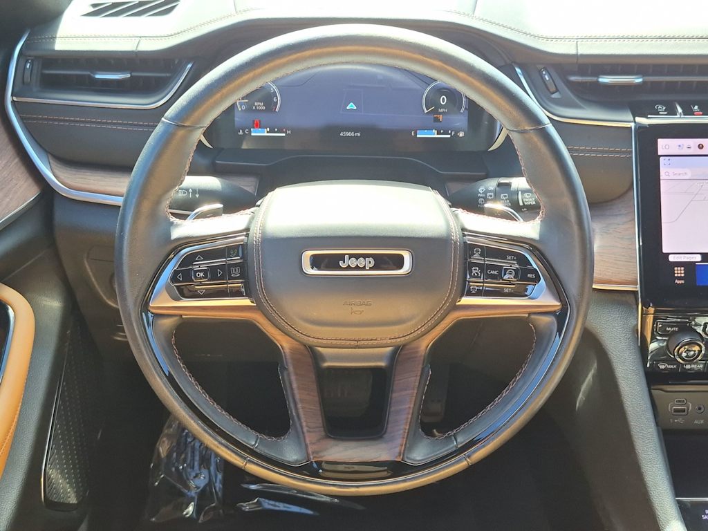 Thumbnail: 2022 Jeep Grand Cherokee - 14