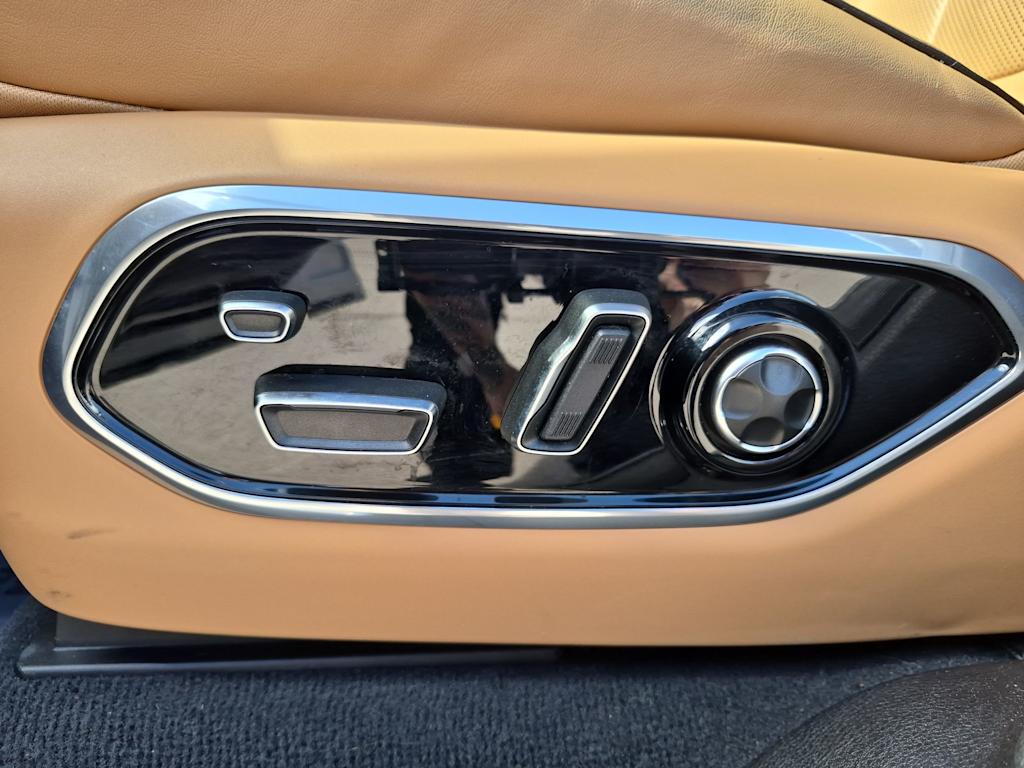 Thumbnail: 2022 Jeep Grand Cherokee - 23