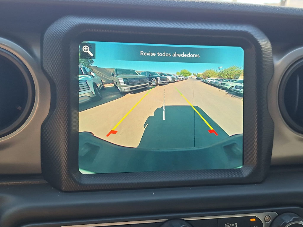 Thumbnail: 2021 Jeep Gladiator - 32
