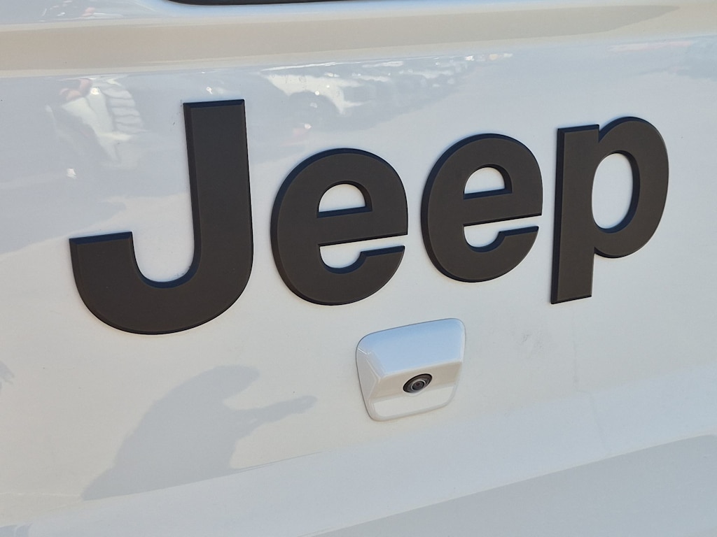 Thumbnail: 2021 Jeep Gladiator - 23