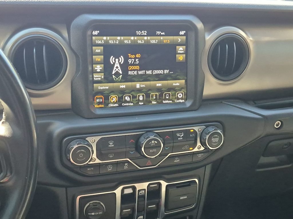 Thumbnail: 2021 Jeep Gladiator - 14