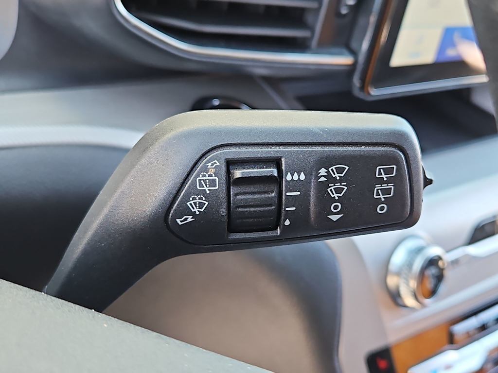 Thumbnail: 2023 Ford Explorer - 31