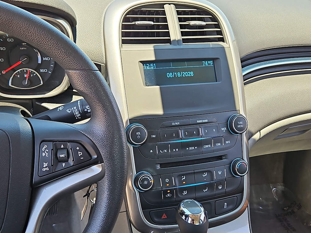 Thumbnail: 2015 Chevrolet Malibu - 14