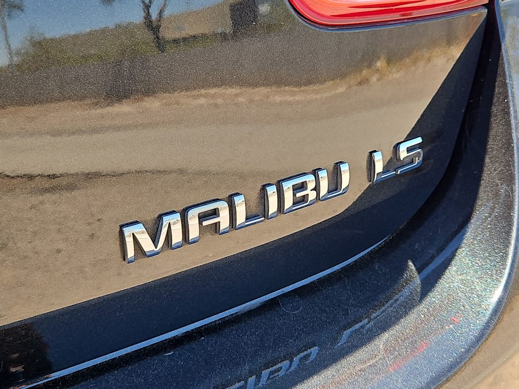 Thumbnail: 2015 Chevrolet Malibu - 24