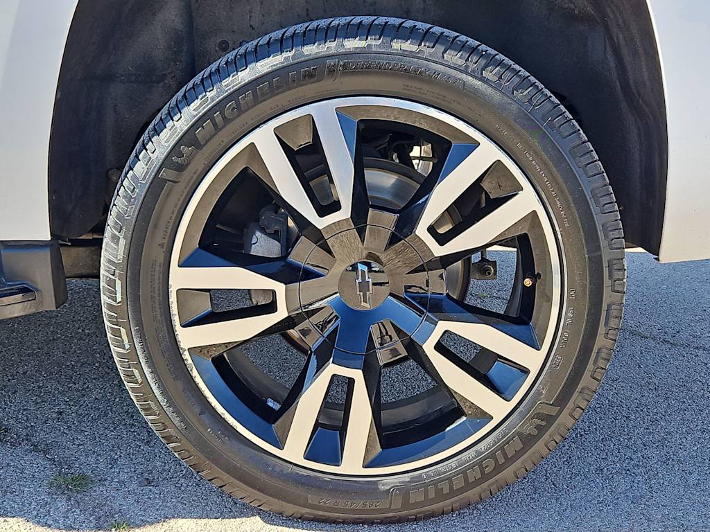 Thumbnail: 2019 Chevrolet Tahoe - 8