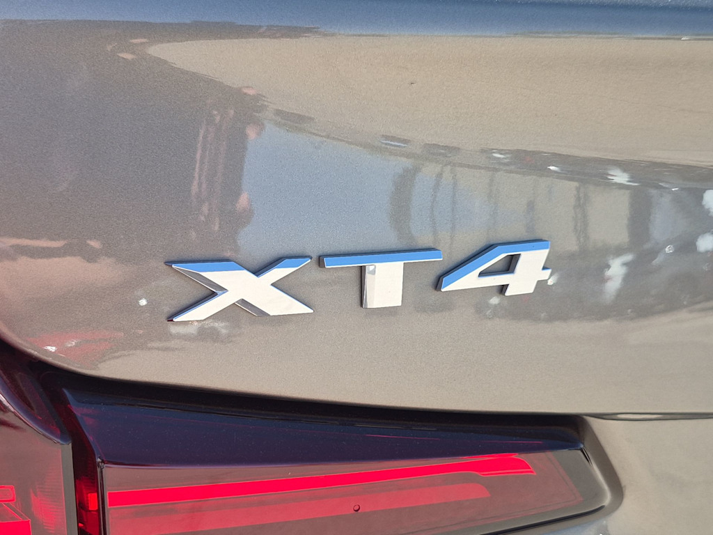 Thumbnail: 2020 Cadillac XT4 - 7