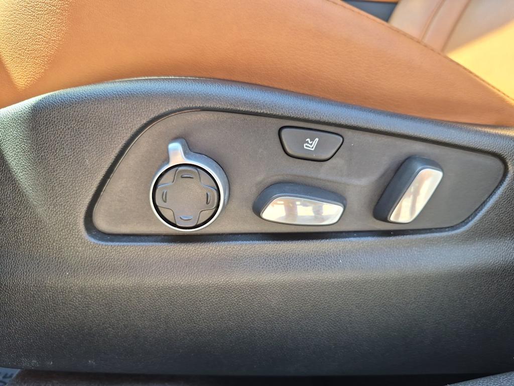 Thumbnail: 2020 Cadillac XT4 - 25
