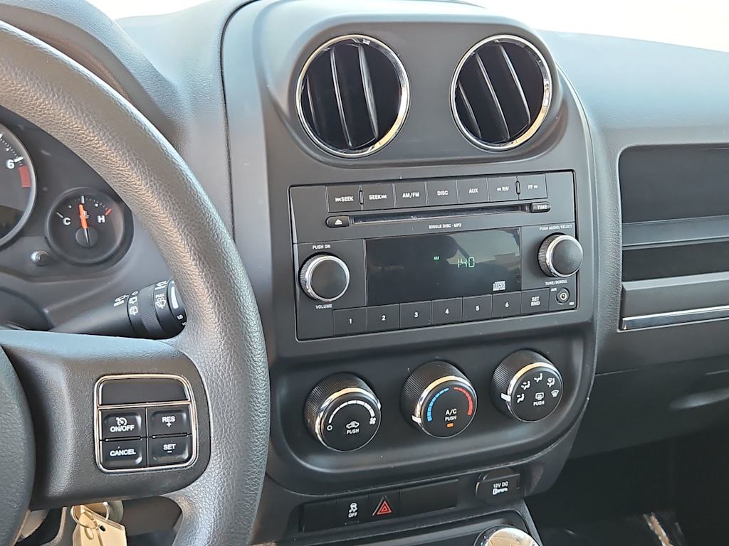 Thumbnail: 2011 Jeep Patriot - 15