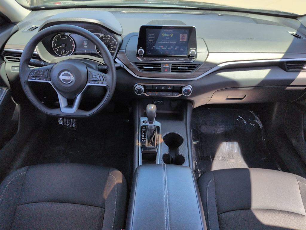 Thumbnail: 2025 Nissan Altima - 9