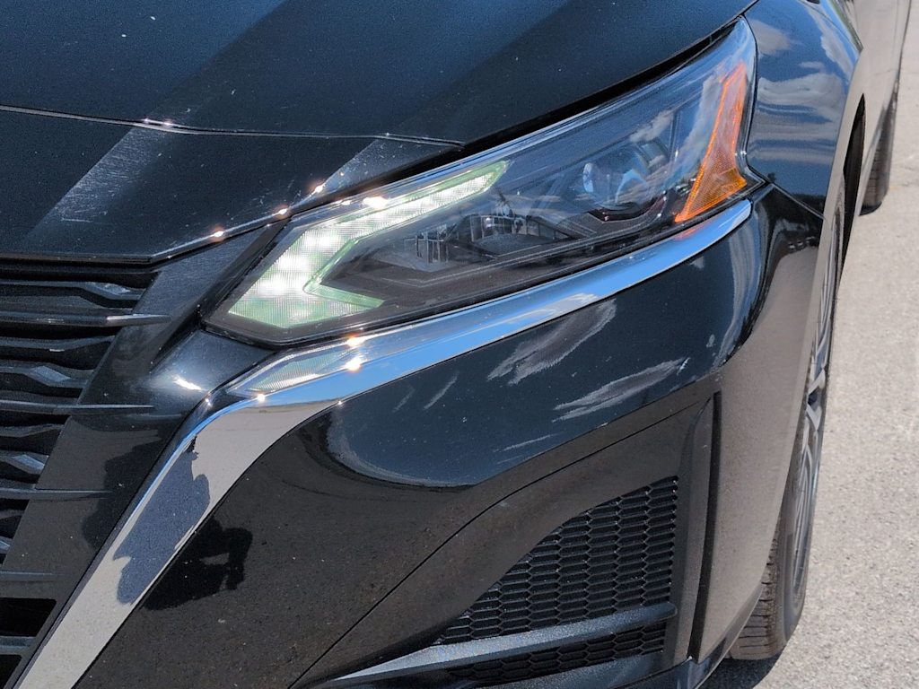 Thumbnail: 2025 Nissan Altima - 25
