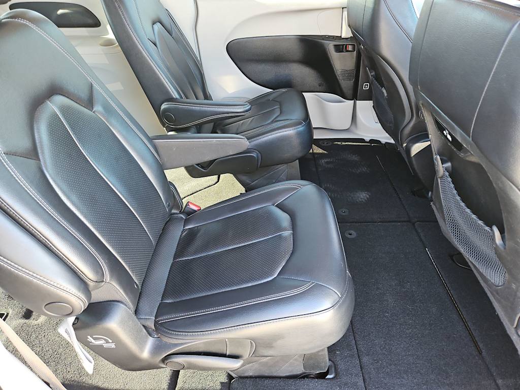 2022 Chrysler Pacifica Touring L 12