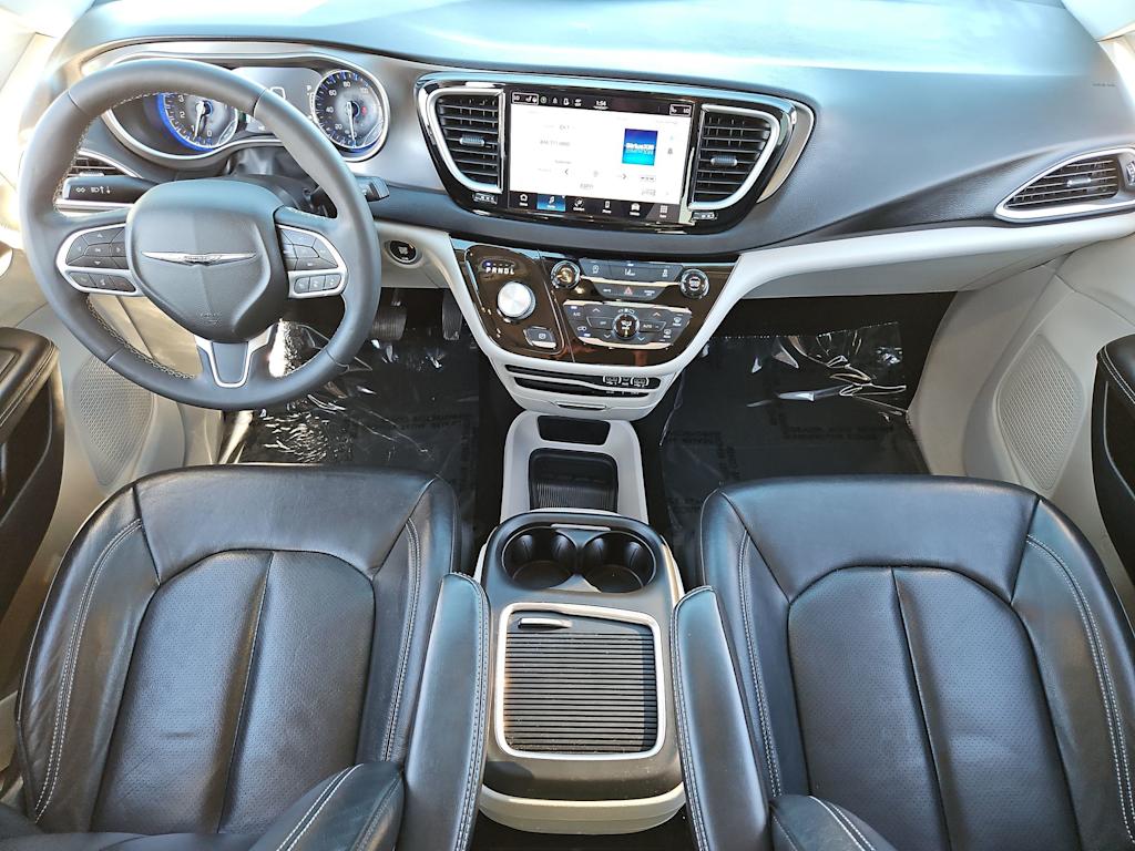 2022 Chrysler Pacifica Touring L 10